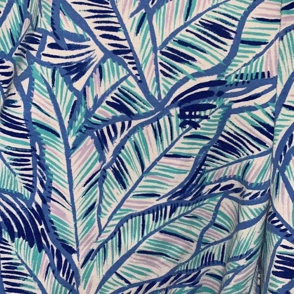 Lilly Pulitzer Women’s Makenna Ponte Palm Shorts - Picture 4 of 7